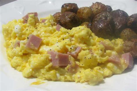 Perfect Ham and Cheese Scrambled Eggs Recipe - Food.com