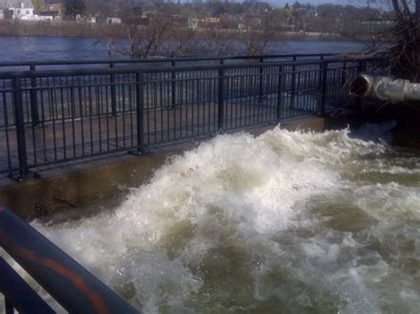 The TrUtH According to Lisa: Flooding in Lowell, MA 2010