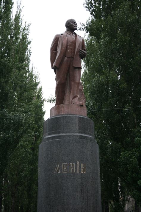 Lenin Statues and Historical Remembrance - Live and Let's Fly