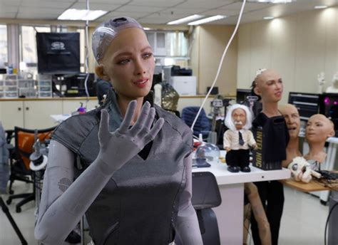 Sophia the robot maker plans mass rollout this year | WordlessTech