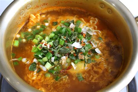 Ramyeon recipe by Maangchi