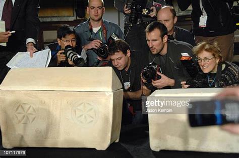 28 Discovery Channels The Lost Tomb Of Jesus Reveals New Scientific ...