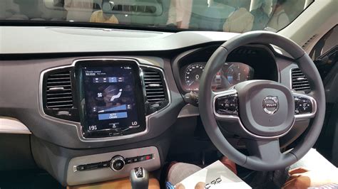 2015 Volvo XC90 dashboard india launch