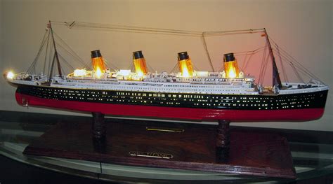 Titanic At Cherbourg Funnels 1:350 SCALE MINICRAFT TITANIC, 54% OFF