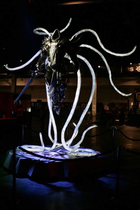 Tyrael Statue at BlizzCon 2011 |Warcraft Blog : Clan oS - Old School