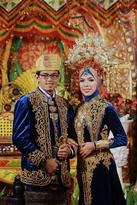 Wedding Poses, Wedding Couples, Wedding Dresses, Traditional Fashion, Traditional Outfits ...