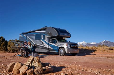 Best Class C Motorhomes & How to Choose Yours