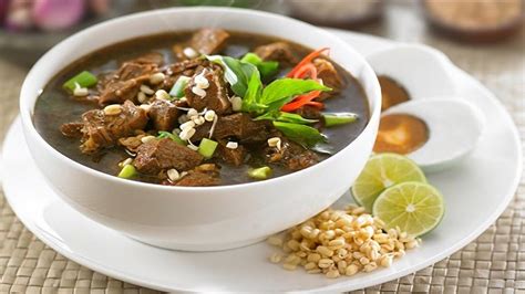 RAWON the beef black soup from east Java - YouTube