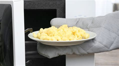 The Biggest Mistake You're Making When Microwaving Pasta