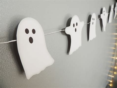 DIY Ghost Bunting - Free Printable | DIY Halloween Decorations