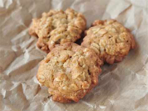 Martha Stewart's Healthy Oatmeal Cookies Recipe and Nutrition - Eat This Much