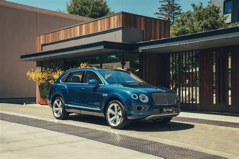 Bentley Bentayga Hybrid unveiled - GearOpen.com