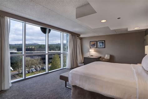 Embassy Suites by Hilton Seattle Bellevue 3225 158th Ave SE, Bellevue ...