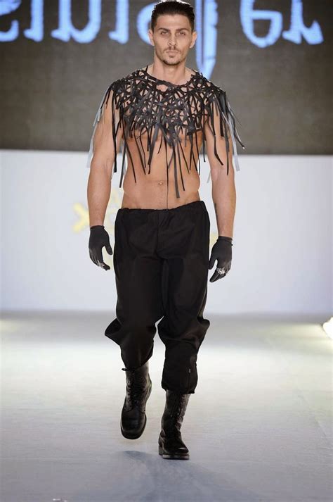 Pin by Leonardo Souza on FASHION TRENDS | High fashion men, Burning man ...