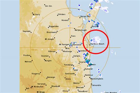 BOM rain radar 'bombs' Rainbow Beach weather