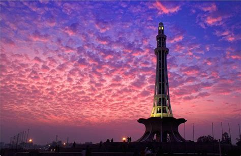 Minar e Pakistan at Night : r/pakistan