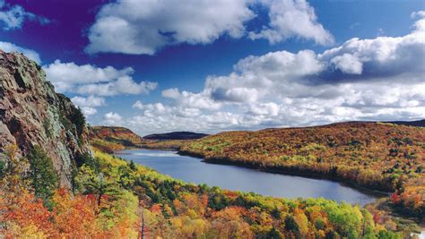 Ten best fall hikes in Michigan