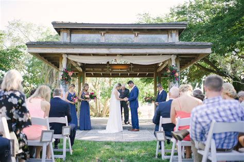 Lush Selby Botanical Garden Wedding in Beautiful Berry Shades!