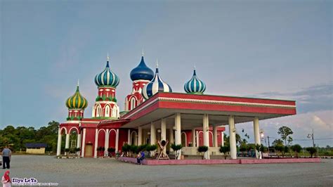 Masjid 8 Kubah Terengganu : Crystal Mosque Or Masjid Kristal Terengganu Malaysia Stock Photo ...