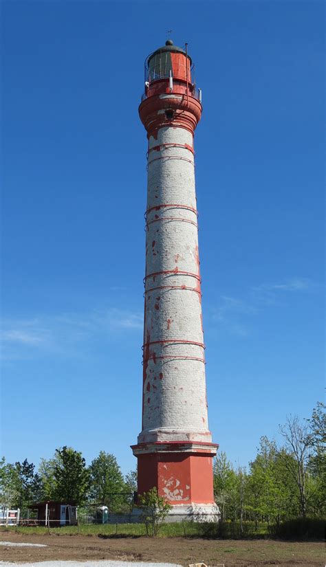 Pakri Lighthouse, Paldiski, Estonia | Lighthouse, Lighthouse pictures ...