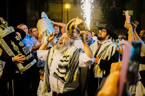 Free Images : street, crowd, celebration, fujifilm, carnival, musician ...