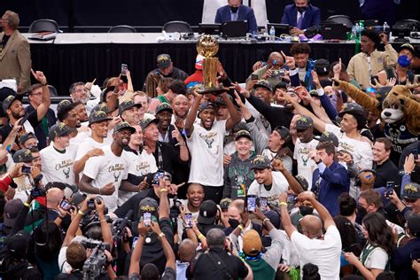 Larry O’Brien Trophy: The History of the NBA Finals Hardware - FanBuzz