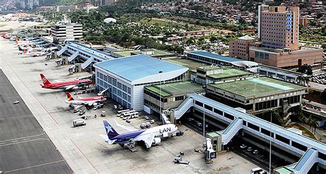 Aeropuerto Internacional Simón Bolívar arriba a sus 72 años de servicio