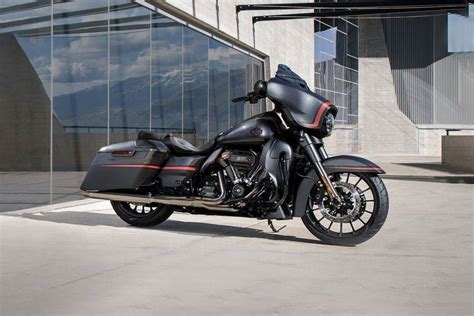 Check Out Harley Davidson CVO Street Glide Colors | Oto