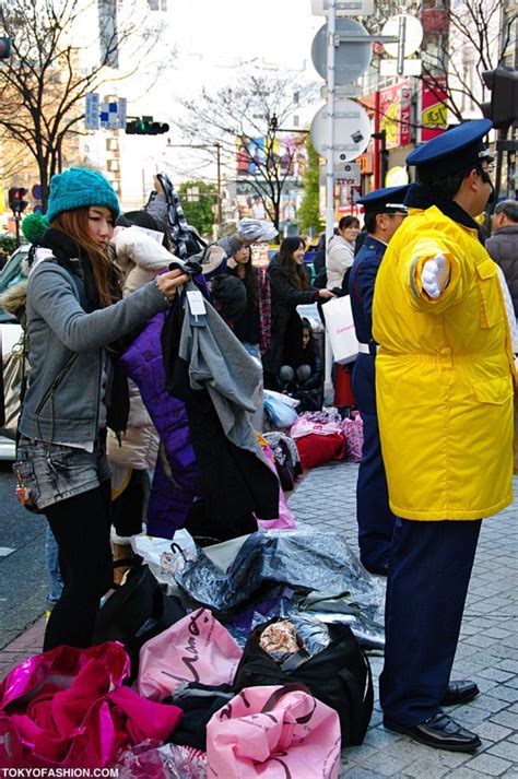 Japanese Lucky Bags 2010 – Lots of Pictures! – Tokyo Fashion