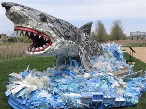 Huge sea life sculptures made from ocean’s plastic trash | Philippine Canadian Inquirer