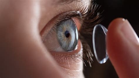 Inventing contact lenses to treat eye diseases