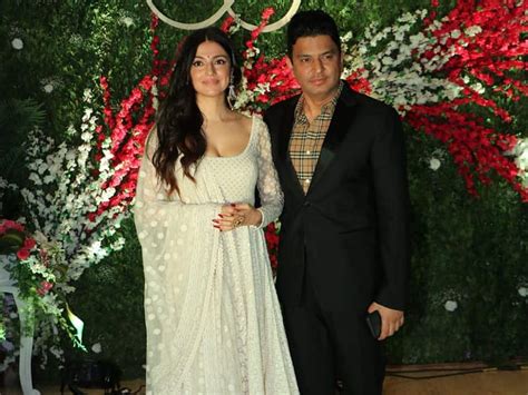 : Bhushan Kumar and Divya Khosla Kumar attend Akshay Gada's wedding reception HD wallpaper | Pxfuel