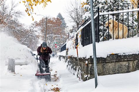 Snow piles up in North Dakota as region's first major snowstorm of the ...