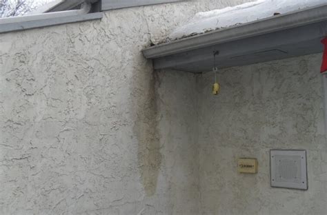 Stucco Water Damage: 4 Causes And Solutions