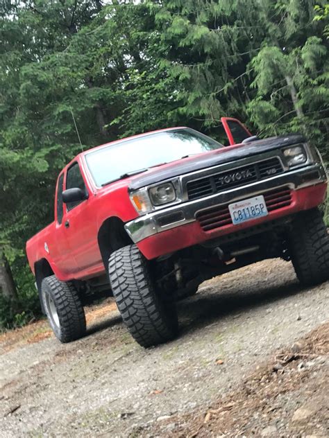 Dom's 1990 Toyota Pickup - Holley My Garage