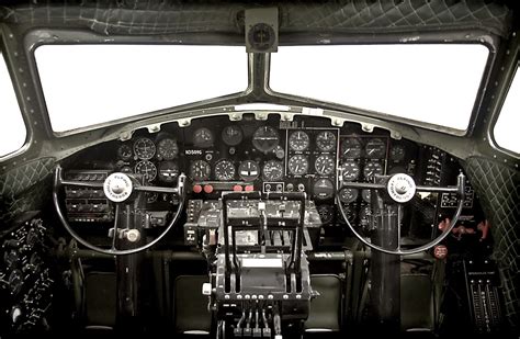 B-17 Cockpit | Cockpit of Boeing B-17 Flying Fortress at Pal… | Flickr