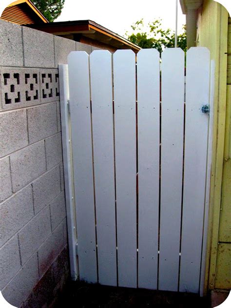 How To Make A Wooden Picket-Fence Gate