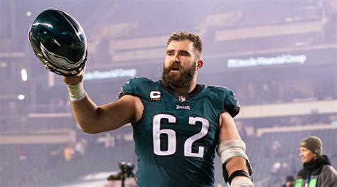 Jason Kelce announces Eagles return with hilarious video - Sports ...