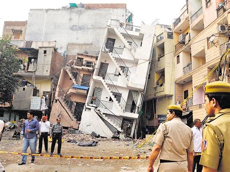 Quake-hit building collapses, triggers scare in south Delhi | Latest ...