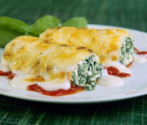 Spinach and Ricotta Cannelloni (Manicotti) | Recipe | Manicotti, Cannelloni pasta, Recipes