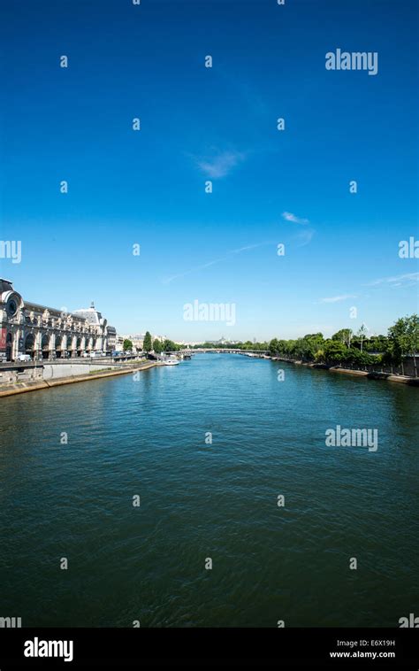 Bridge over the Seine River Stock Photo - Alamy