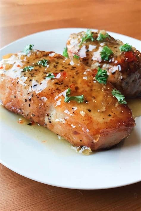 How to cook the best boneless air fryer pork chops. Easily topped with gravy and pairs p… | Air ...