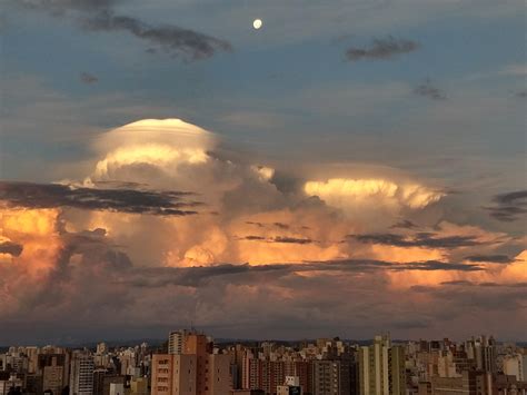 Storm coming on the sunrise light. Campinas, Brazil : r/weather