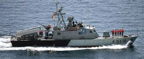 Iranian Revolutionary Guard Corps Navy Houdong guided missile boat ...