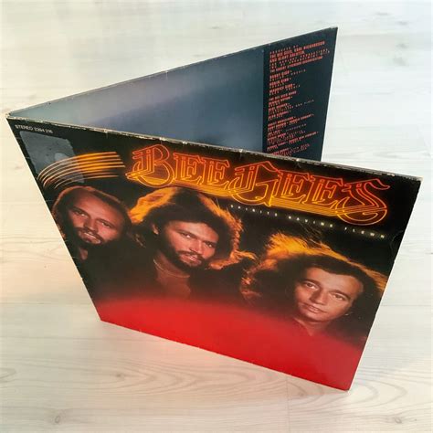 Bee Gees - Spirits Having Flown (LP) (413944110) ᐈ Köp på Tradera