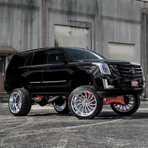 Lifted Cadillac Escalade - Jonesgruel