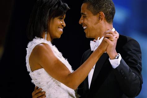 Michelle and Barack Obama Recreated Throwback Photo for Their 29th Wedding Anniversary