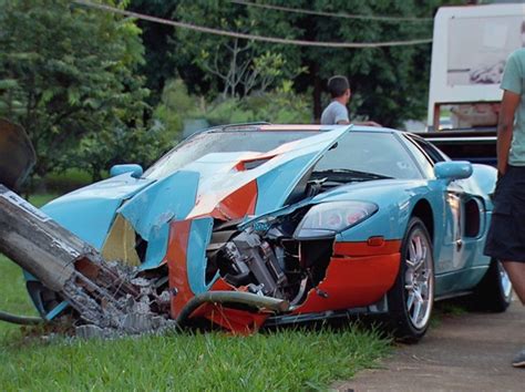 Ford GT Heritage Edition, 1 of 383, Crashes Hard in Brazil - autoevolution