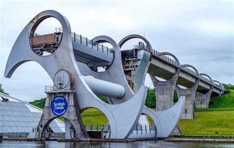 Falkirk Wheel Scotland | Britain Visitor - Travel Guide To Britain