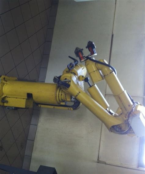 FANUC 6 axis Robot For loading of lathes, etc (1992) | Machinery Delivery